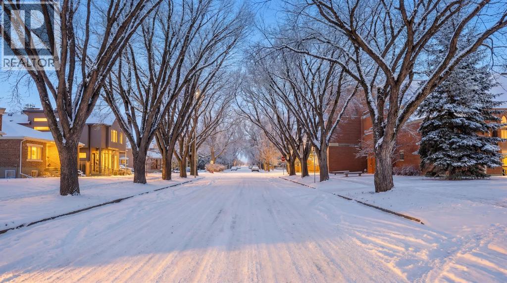 House for Sale in 617 19 Avenue NW|Calgary, Alberta T2M0Y9 2