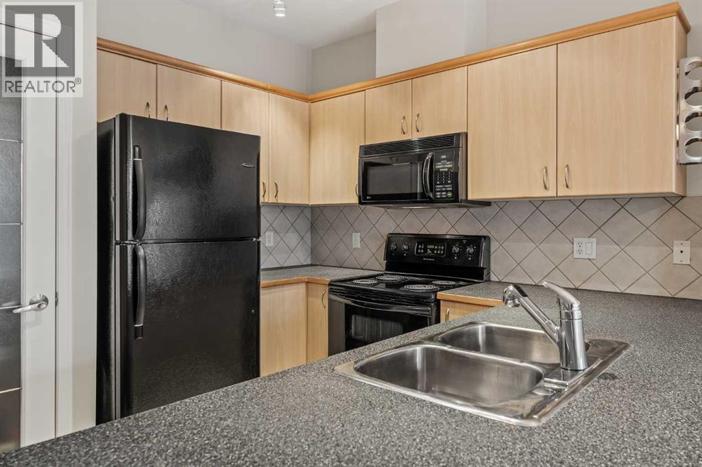 Apartment for Sale in 206, 3651 Marda Link SW|Calgary, Alberta T3T6J7 3