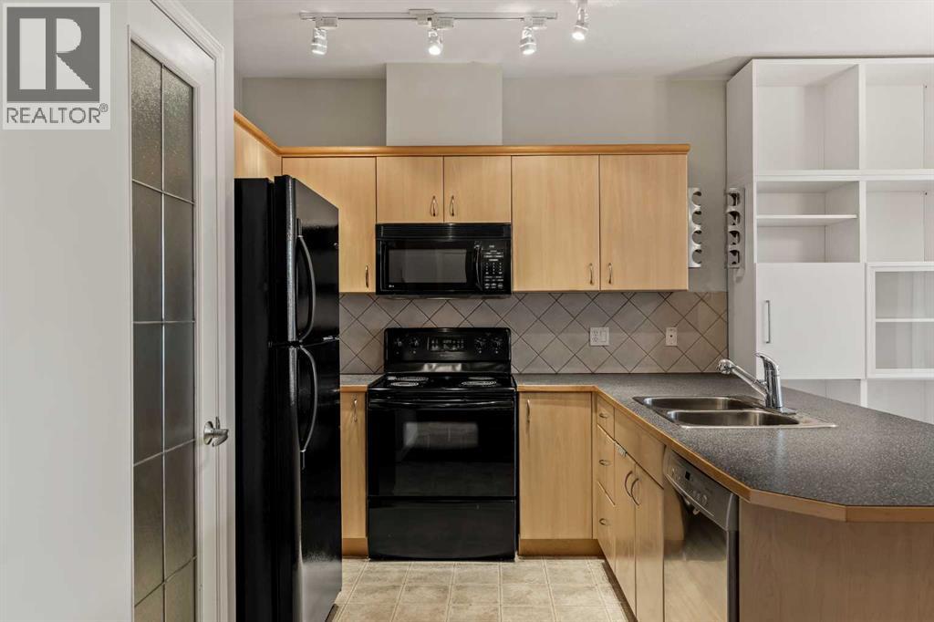 Apartment for Sale in 206, 3651 Marda Link SW|Calgary, Alberta T3T6J7 5