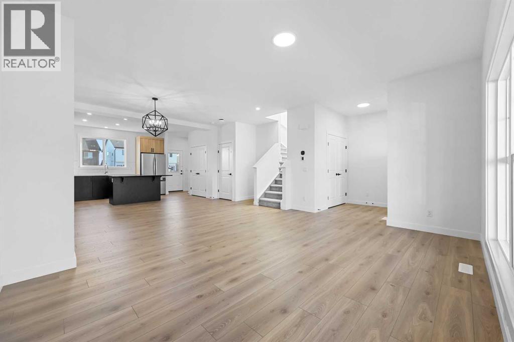 House for Sale in 120 Mitchell Walk NW|Calgary, Alberta T3R2G2 5