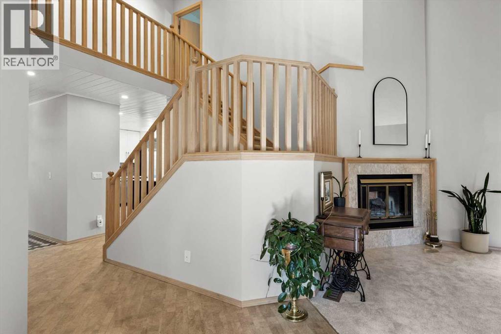 House for Sale in 75 Hawkside Close NW|Calgary, Alberta T3G3K6 3