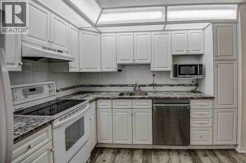 Apartment for Sale in 105, 521 57 Avenue SW|Calgary, Alberta T2V4N5 5