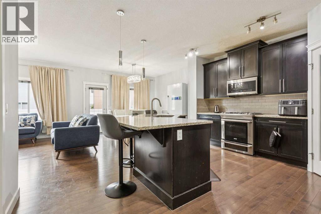 House for Sale in 325 Evanspark Gardens NW|Calgary, Alberta T3P0G6 2