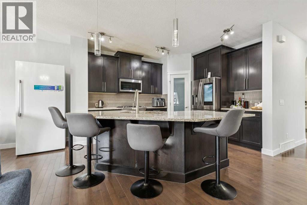 House for Sale in 325 Evanspark Gardens NW|Calgary, Alberta T3P0G6 3