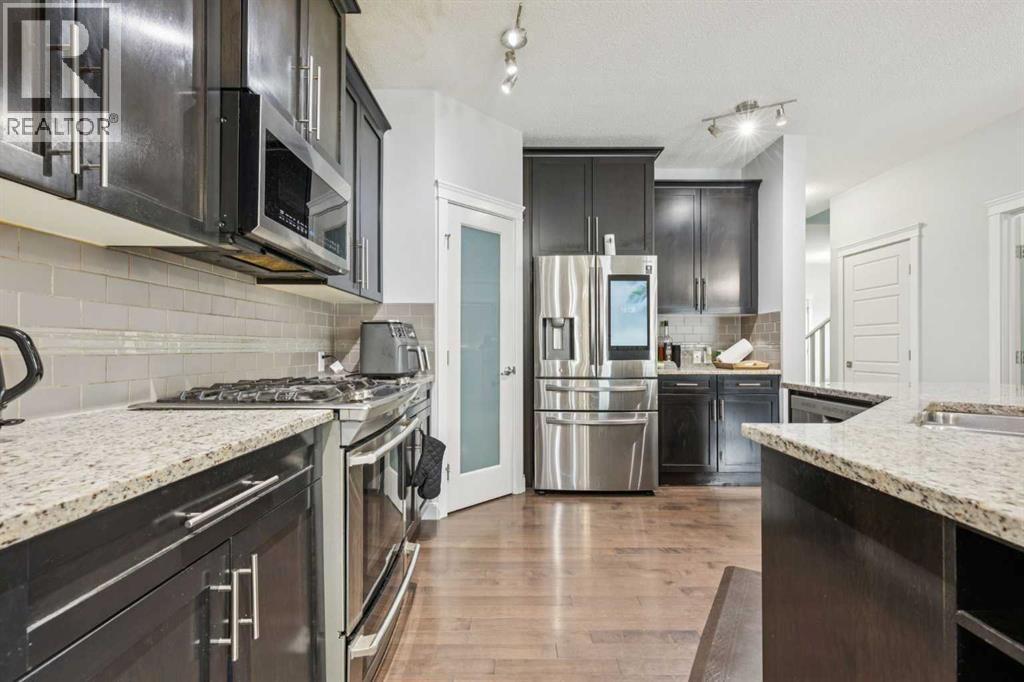 House for Sale in 325 Evanspark Gardens NW|Calgary, Alberta T3P0G6 4