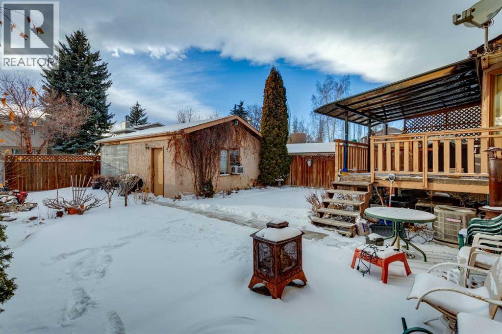 House for Sale in 266 Shawnessy Drive SW|Calgary, Alberta T2Y1M5 3