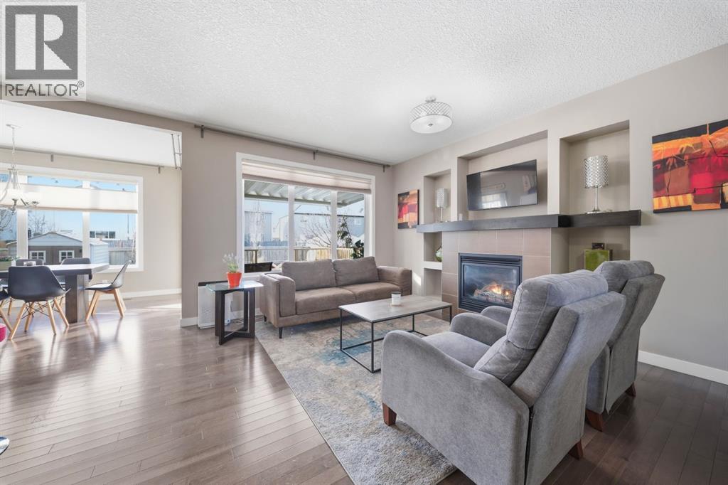 House for Sale in 639 Copperpond Circle SE|Calgary, Alberta T2Z4M2 3