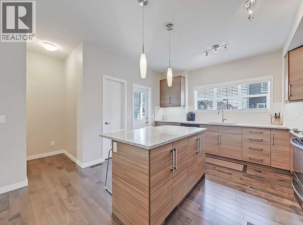 Row / Townhouse for Sale in 117 Nolancrest Common NW|Calgary, Alberta T3R0Y1 4