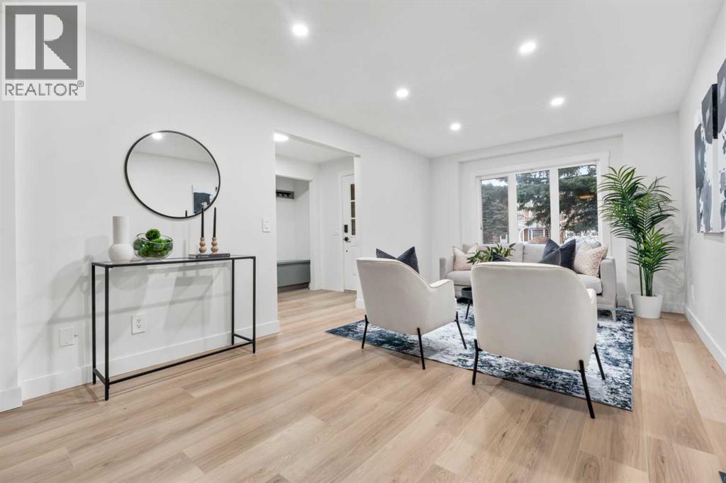 House for Sale in 80 Hawkfield Crescent NW|Calgary, Alberta T3G1Z5 5