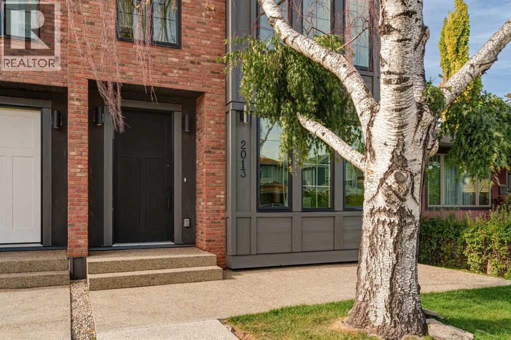 Duplex for Sale in 2013 34 Street SW|Calgary, Alberta T3E2V9 3