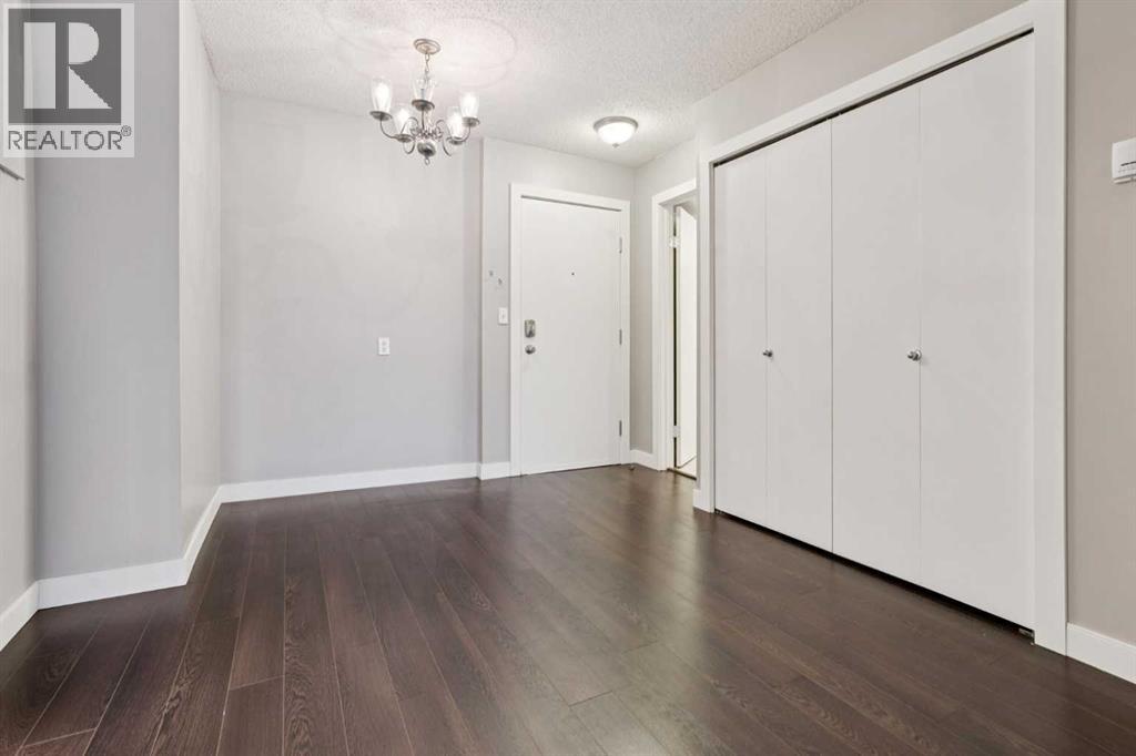 Apartment for Sale in 406, 3717 42 Street NW|Calgary, Alberta T3A2W2 2