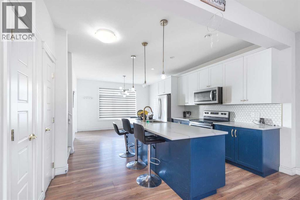 Duplex for Sale in 10089 46 Street NE|Calgary, Alberta T3J0Y5 4