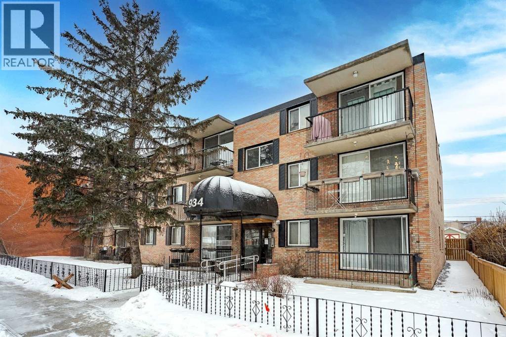 Apartment for Sale in 105, 934 2 Avenue NW|Calgary, Alberta T2N0E6