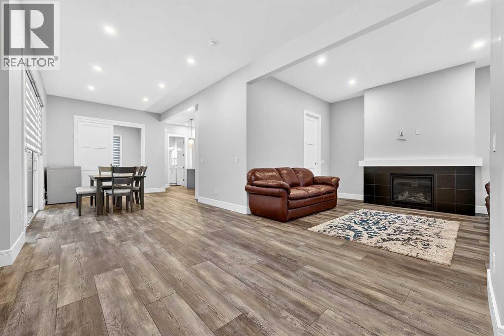 House for Sale in 95 Rock Lake View NW|Calgary, Alberta T3G0E9 4