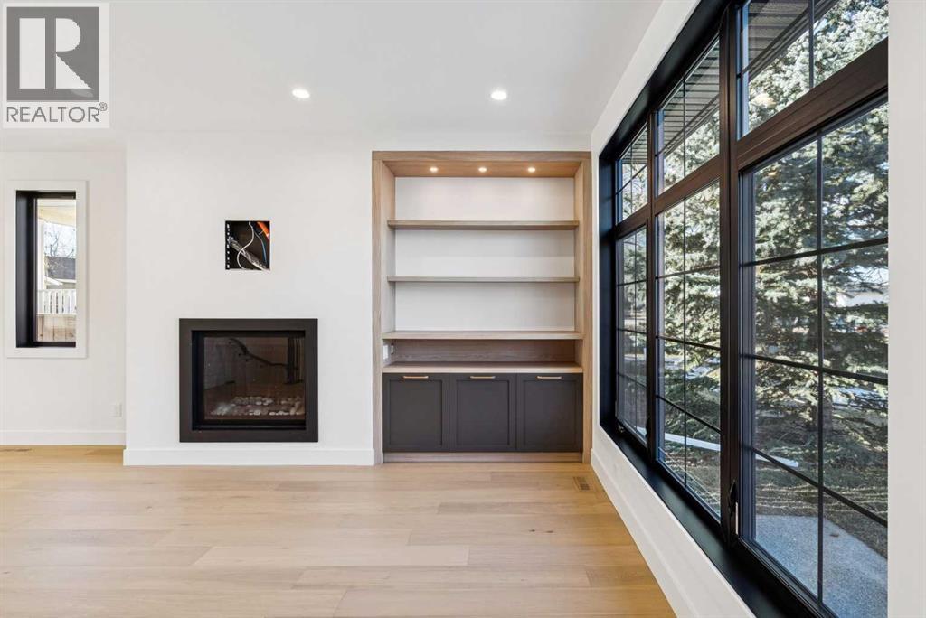 Duplex for Sale in 607 29 Avenue NW|Calgary, Alberta T2M2M8 5