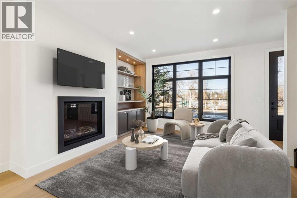 Duplex for Sale in 607 29 Avenue NW|Calgary, Alberta T2M2M8 3