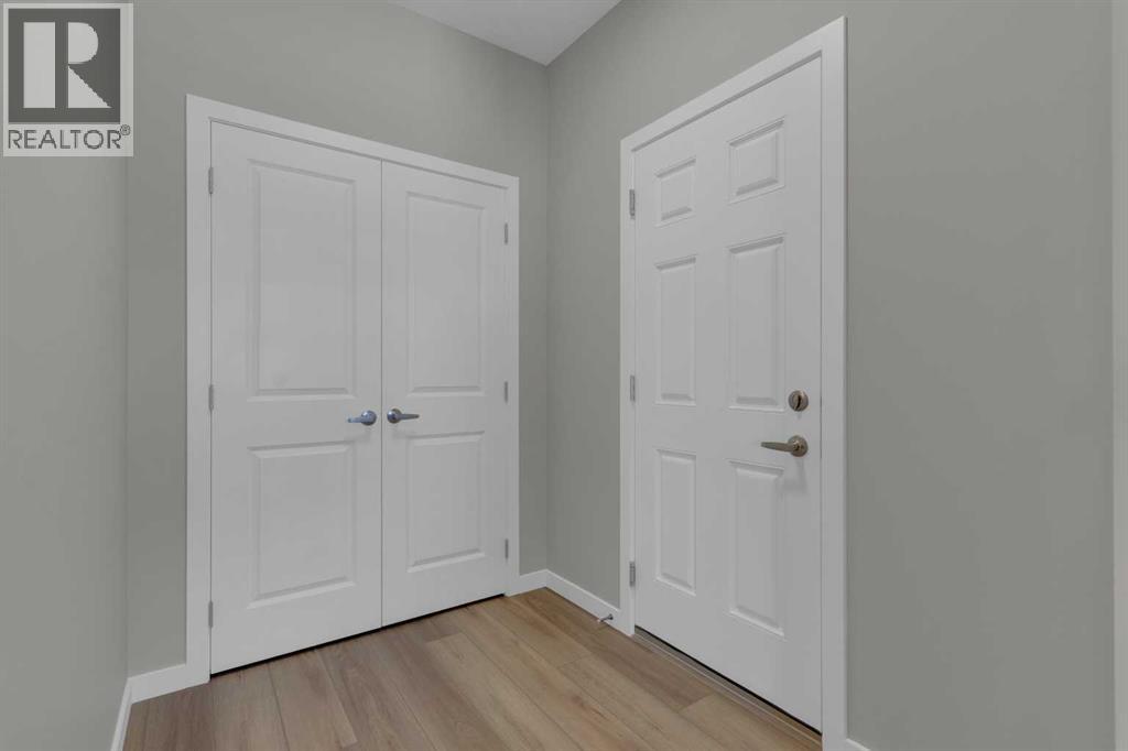 House for Sale in 69 Silver Spruce Road SW|Calgary, Alberta T2X6A7 5