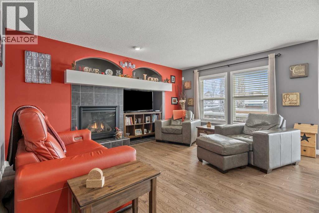 House for Sale in 715 Copperpond Circle SE|Calgary, Alberta T2Z0R5 5