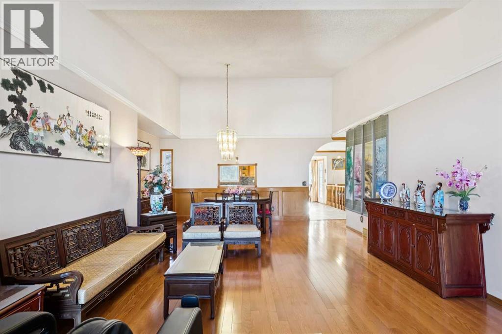 House for Sale in 2203 Sirocco Drive SW|Calgary, Alberta T3H2T9 4