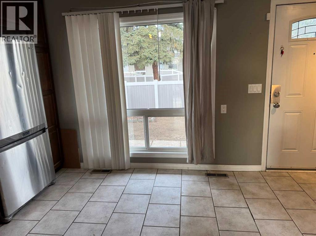 Row / Townhouse for Sale in 8, 220 Erin Mount Crescent SE|Calgary, Alberta T2B2T2 5