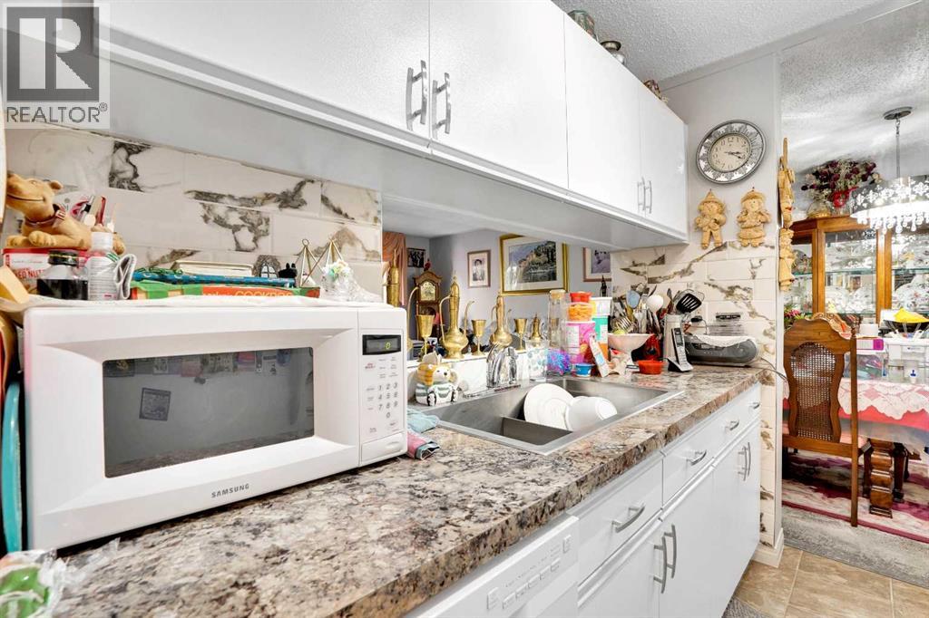 Apartment for Sale in 203, 21 Dover Point SE|Calgary, Alberta T2B3K4 3