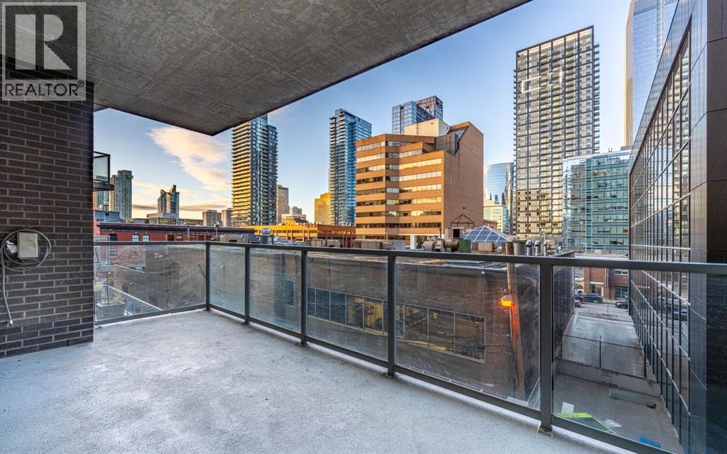 Apartment for Sale in 303, 530 12 Avenue SW|Calgary, Alberta T2R0B1 2