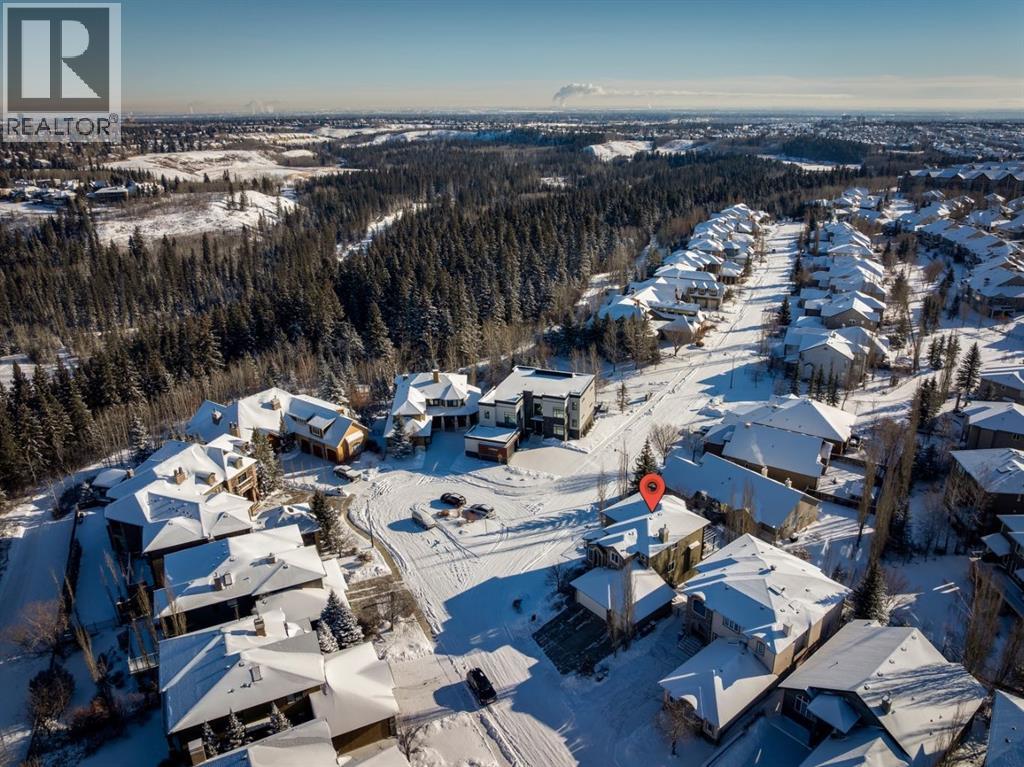 House for Sale in 2715 Evercreek Bluffs Way SW|Calgary, Alberta T2Y4V7 2