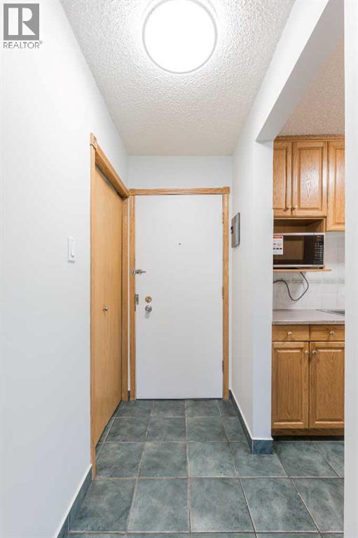 Apartment for Sale in 303, 635 56 Avenue SW|Calgary, Alberta T2V0G9 3