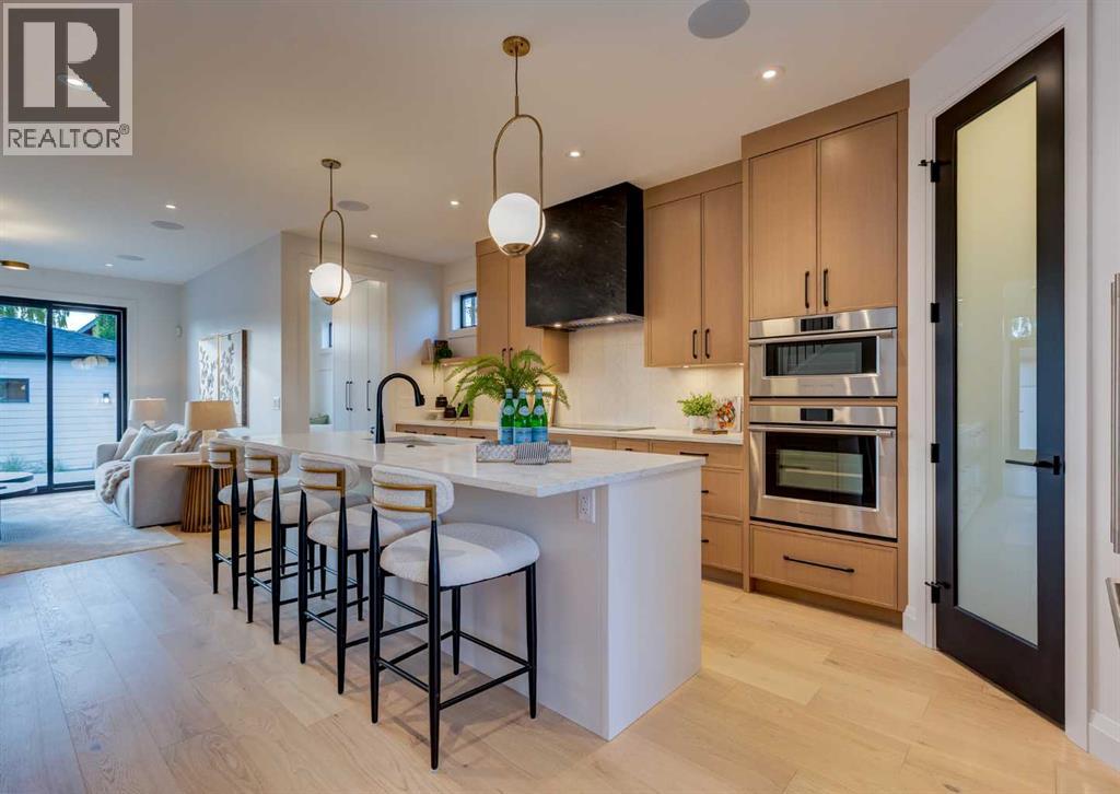 Duplex for Sale in 2231 35 Street SW|Calgary, Alberta T3E2X7 4