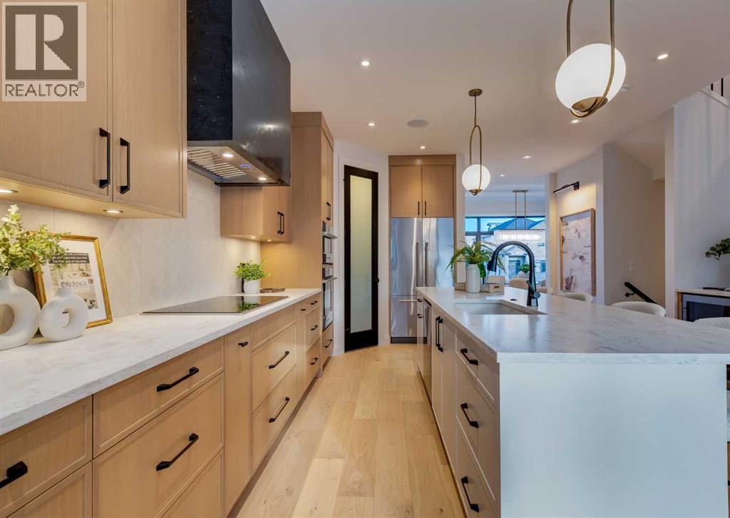 Duplex for Sale in 2231 35 Street SW|Calgary, Alberta T3E2X7 3