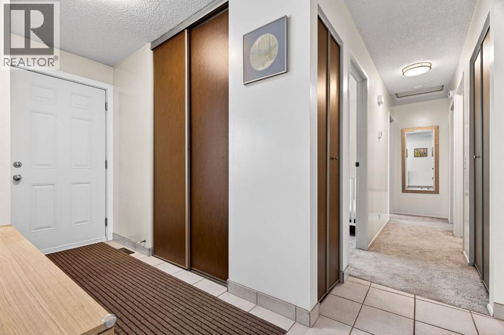 House for Sale in 151 Erin Park Close SE|Calgary, Alberta T2B2V6 3