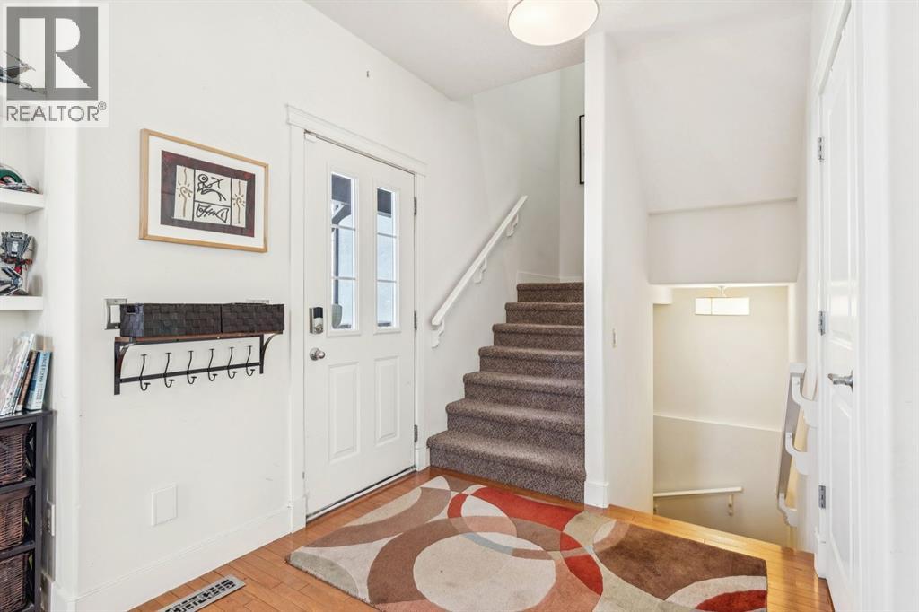 Duplex for Sale in 20 Ypres Lane SW|Calgary, Alberta T2T5M9 4