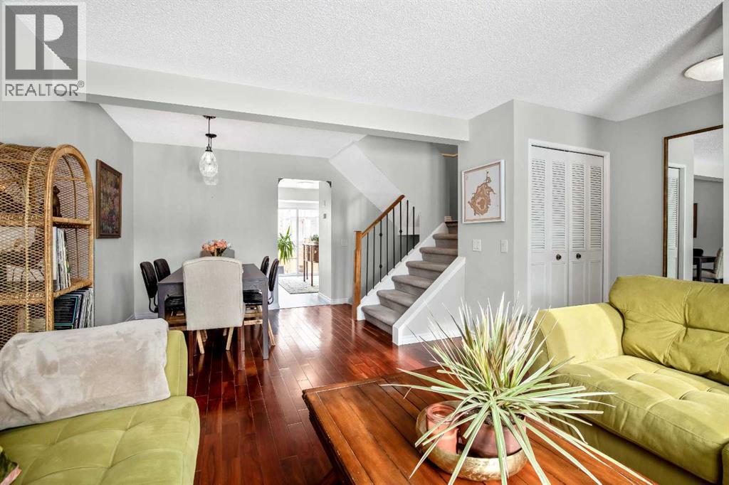 Duplex for Sale in 71 Strathcona Crescent SW|Calgary, Alberta T3H1K9 5