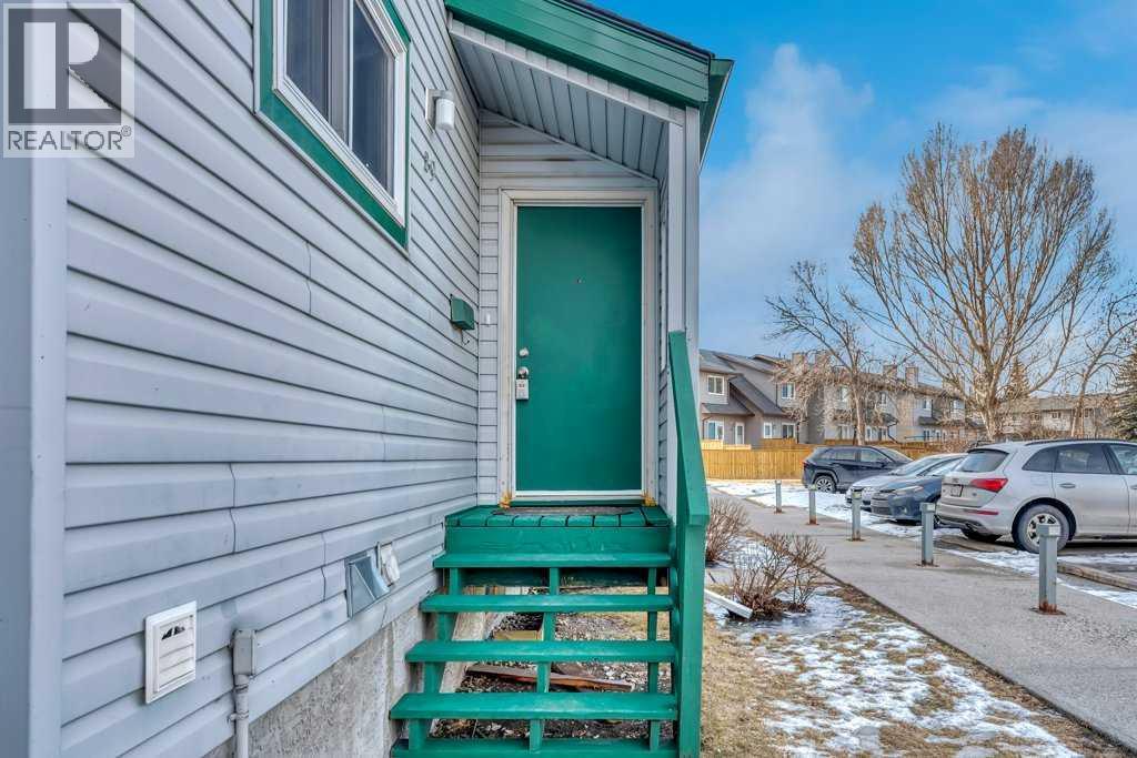 Row / Townhouse for Sale in 29, 131 Templehill Drive NE|Calgary, Alberta T2Y4T1 3