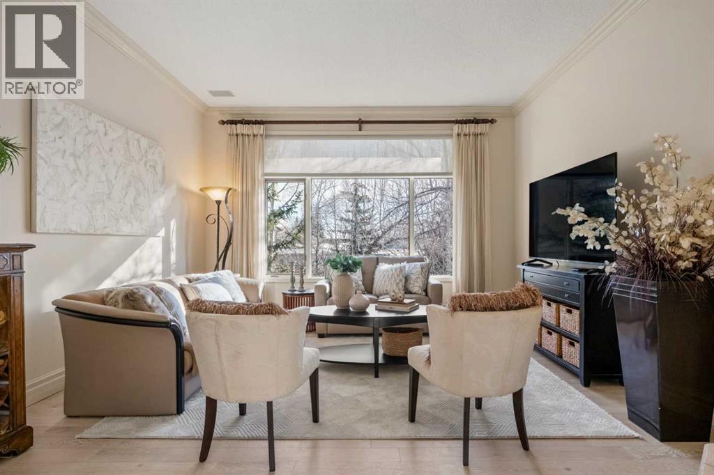 House for Sale in 60 Woodpark Close SW|Calgary, Alberta T2W6G9 4