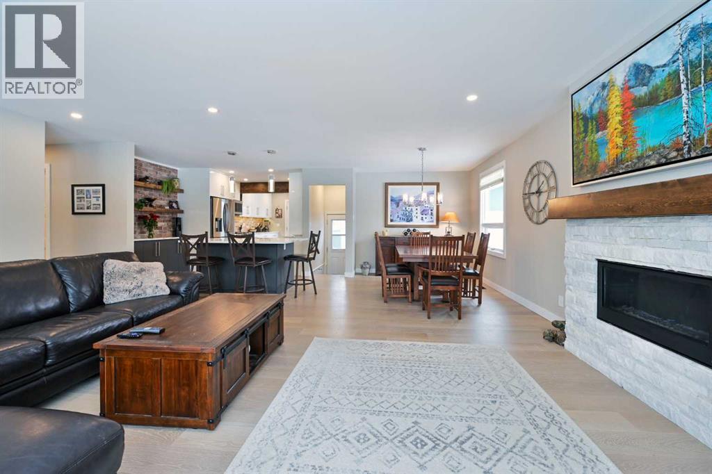 House for Sale in 6427 Lombardy Crescent SW|Calgary, Alberta T3E5R4 5