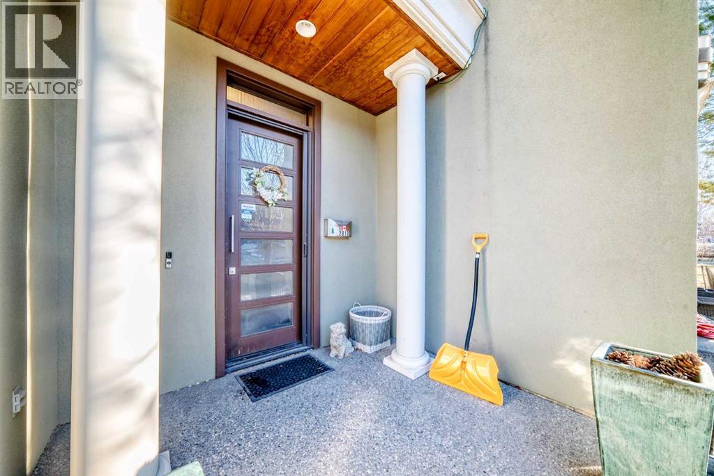 Duplex for Sale in 2810 25A Street SW|Calgary, Alberta T3E1Z6 3