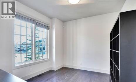 House for Sale in 54 Wexford Crescent SW|Calgary, Alberta T3h0h1 4