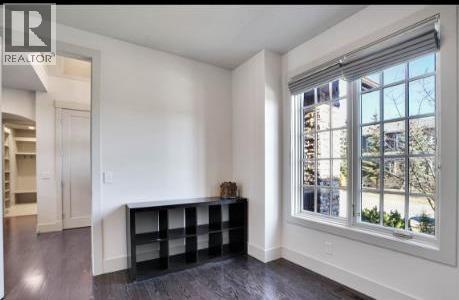 House for Sale in 54 Wexford Crescent SW|Calgary, Alberta T3h0h1 5