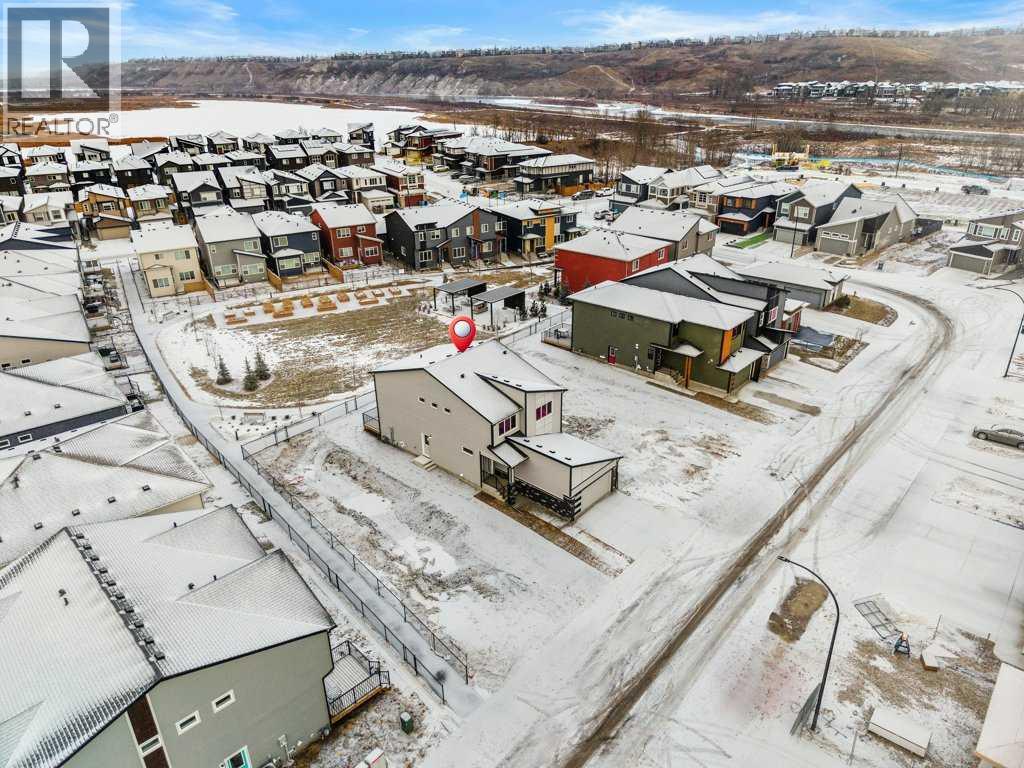 House for Sale in 136 Wolf Hollow Manor SE|Calgary, Alberta T2X5R9 2