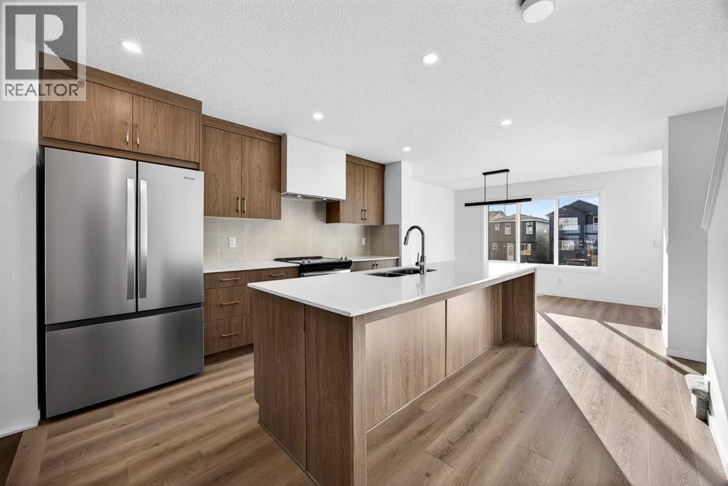 Row / Townhouse for Sale in 19725 45 Street SE|Calgary, Alberta T3M4A7 2