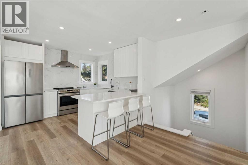 House for Sale in 809 9 Street NE|Calgary, Alberta T2E7K2 5