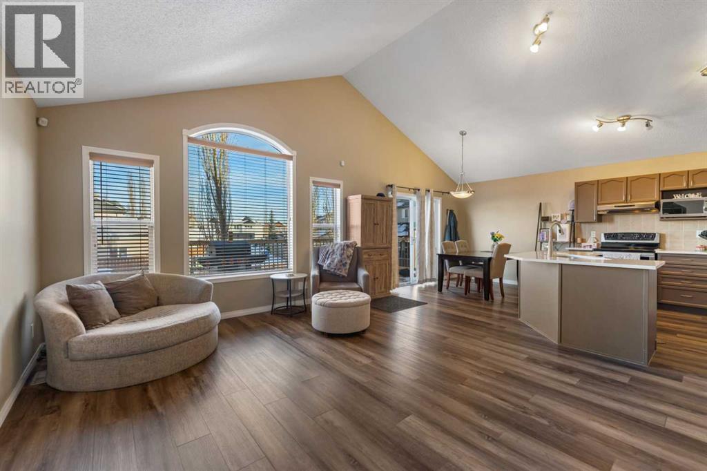 House for Sale in 8 Copperfield Manor SE|Calgary, Alberta T2Z4R7 3