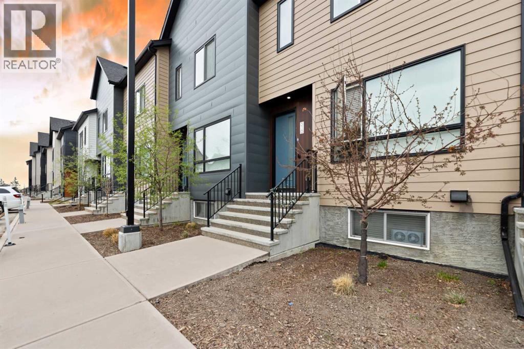 Row / Townhouse for Sale in 510 Redstone Crescent NE|Calgary, Alberta T3N1M3