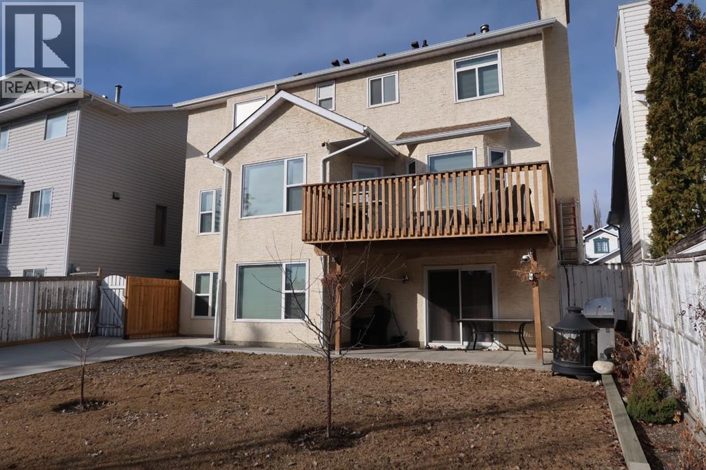 House for Sale in 200 Hawkbury Close NW|Calgary, Alberta T3G3N2 2