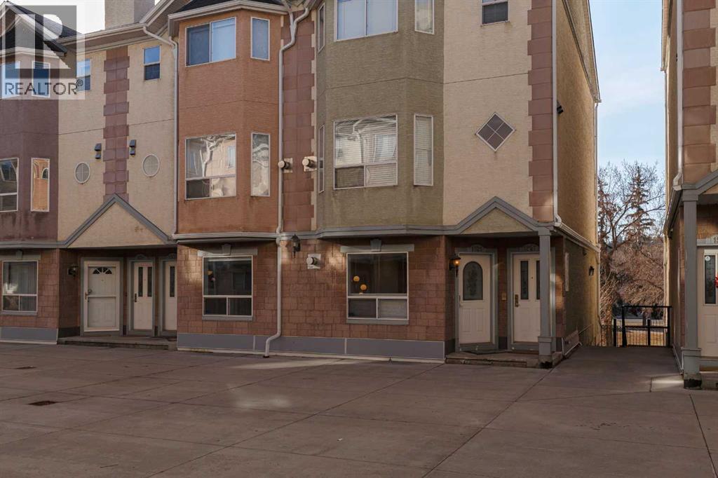 Row / Townhouse for Sale in 1525 11 Street SW|Calgary, Alberta T2R1R3 2