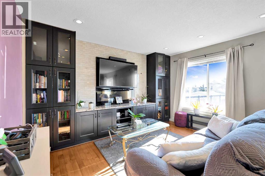 House for Sale in 12 Bridleridge Court SW|Calgary, Alberta T2Y4M5 3