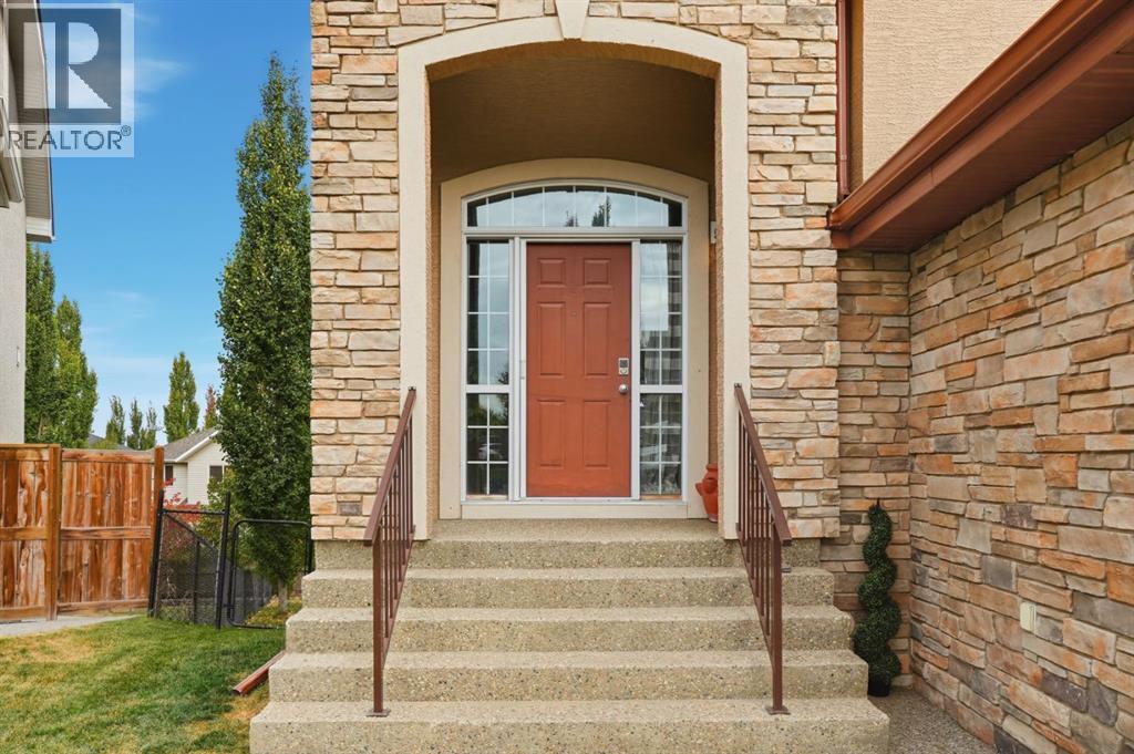 House for Sale in 166 Cranridge Terrace SE|Calgary, Alberta T3M0H9 3