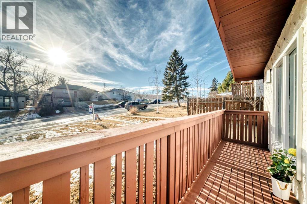 Duplex for Sale in 6508 34 Avenue NW|Calgary, Alberta T3B1N2 5