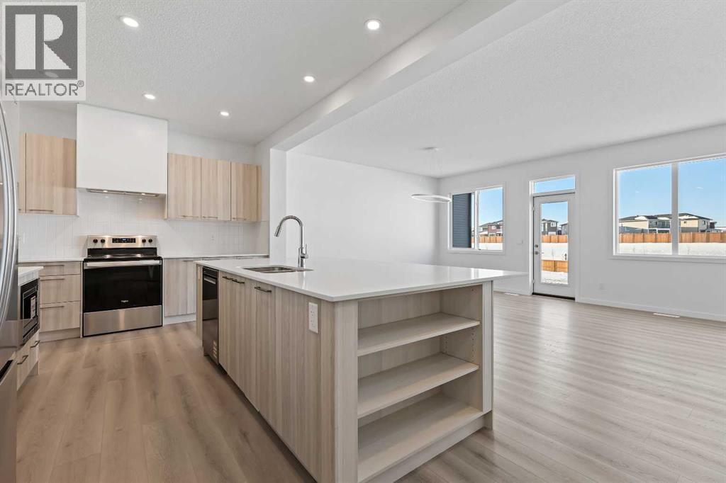 House for Sale in 421 Corner Glen Way NE|Calgary, Alberta T3N2P1